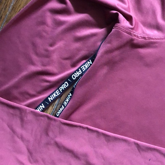 EUC Nike Pro Dry Fit turtleneck training top - Picture 2 of 5